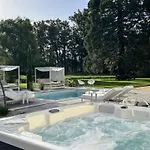 Chateau Du Beugnon 4* Tigné