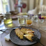Bed & Breakfast Chateau Du Beugnon 4*