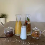 Chateau Du Beugnon Bed & Breakfast Tigné