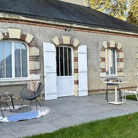 Bed & Breakfast Chateau Du Beugnon 4*