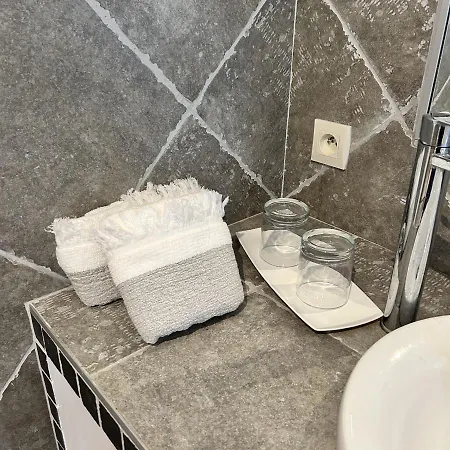 Chateau Du Beugnon 4*