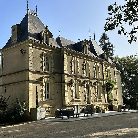 Chateau Du Beugnon 4* Tigné