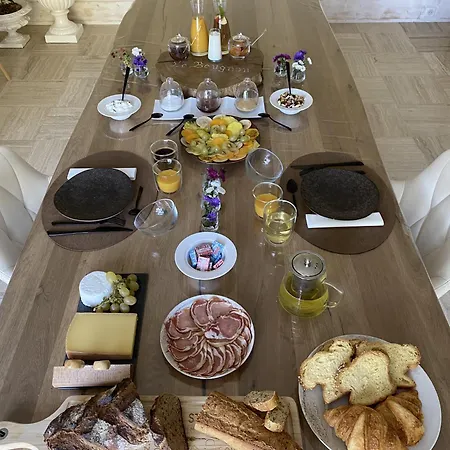 Chateau Du Beugnon 4* Tigné