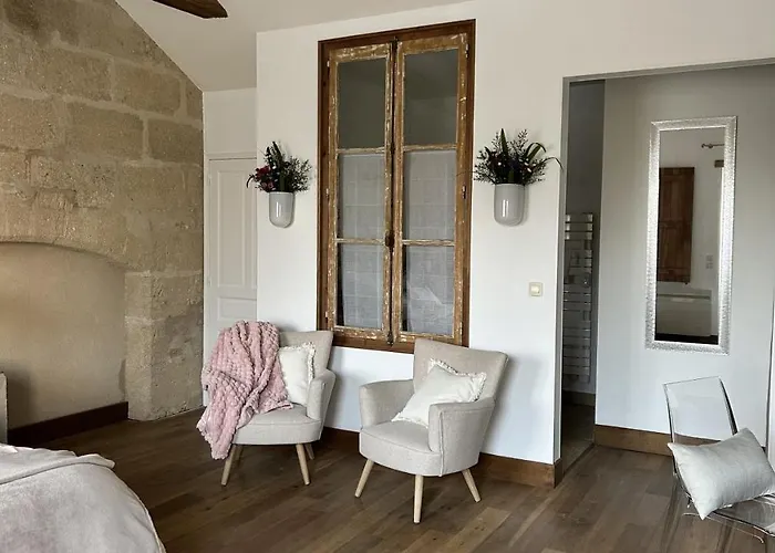 Chateau Du Beugnon Bed & Breakfast