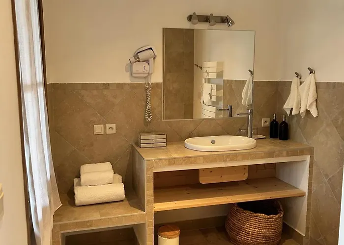 Bed & Breakfast Chateau Du Beugnon 4*