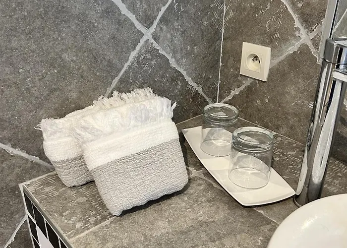 Chateau Du Beugnon 4*