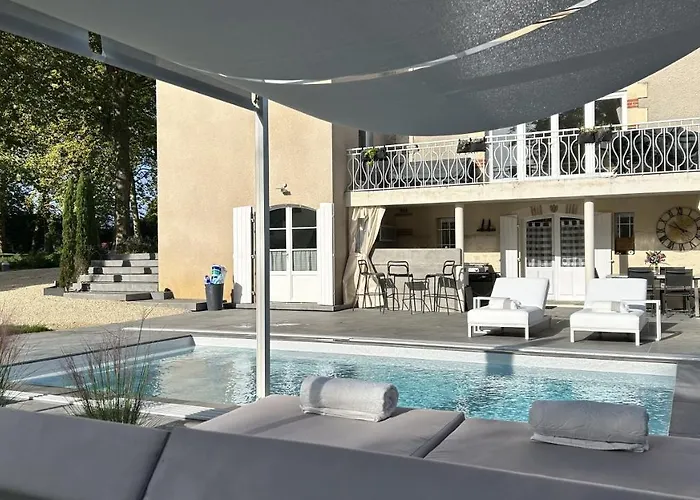 לינה וארוחת בוקר Chateau Du Beugnon