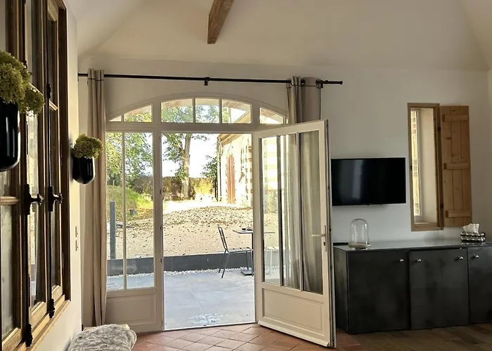 לינה וארוחת בוקר Chateau Du Beugnon Tigné