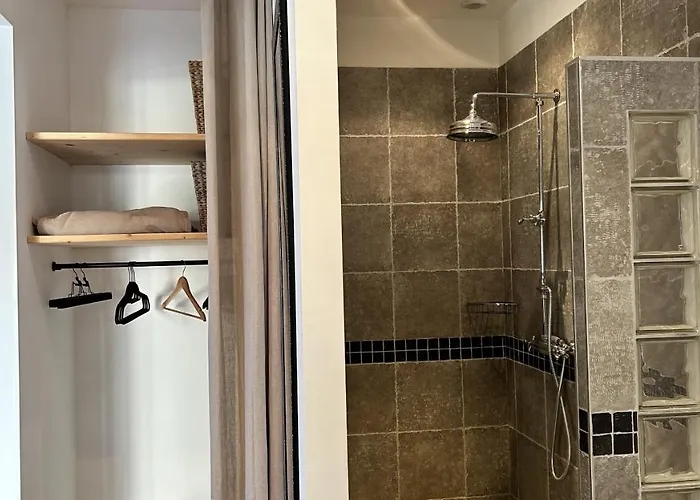 לינה וארוחת בוקר Chateau Du Beugnon Tigné