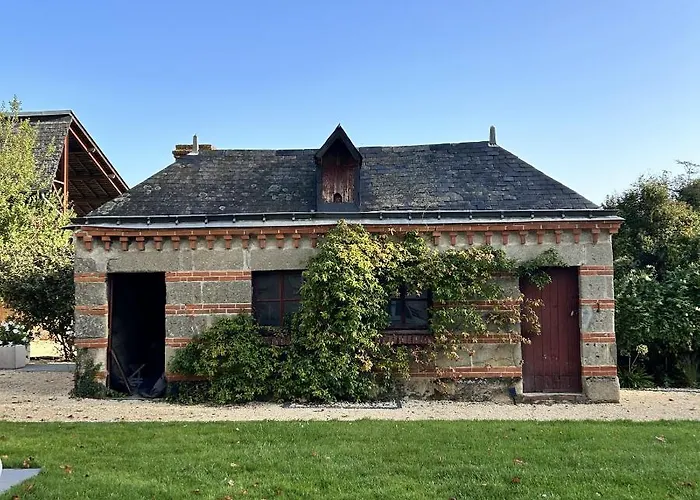 Chateau Du Beugnon 4* Tigné