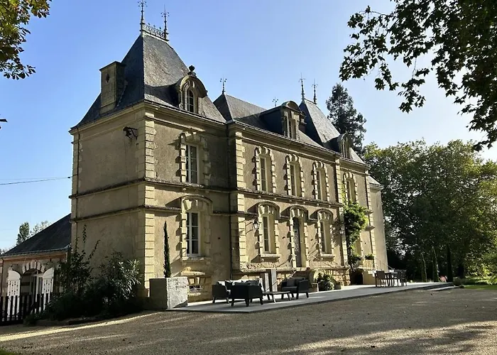Chateau Du Beugnon 4* Tigné