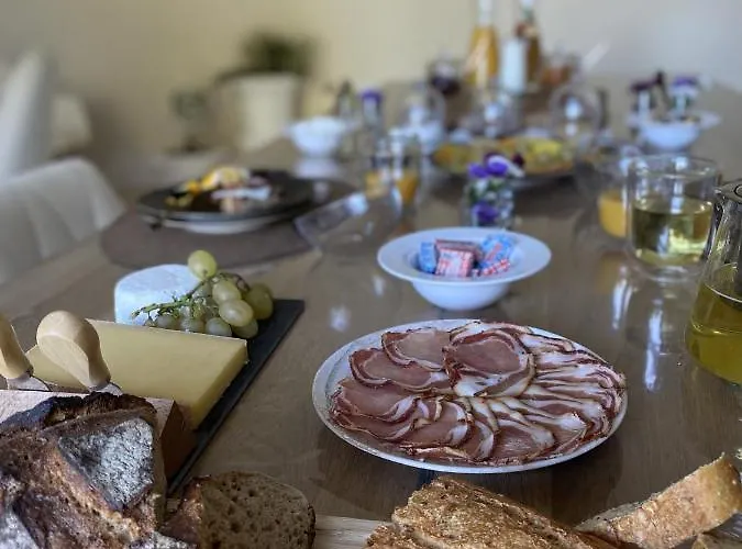 Bed & Breakfast Chateau Du Beugnon