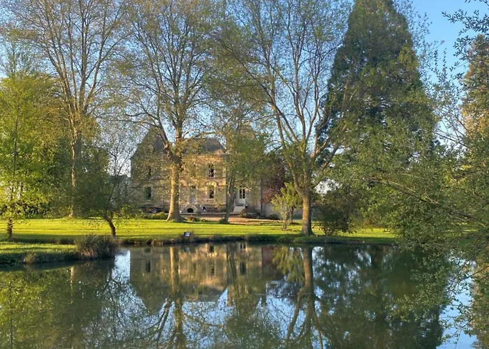 לינה וארוחת בוקר Chateau Du Beugnon