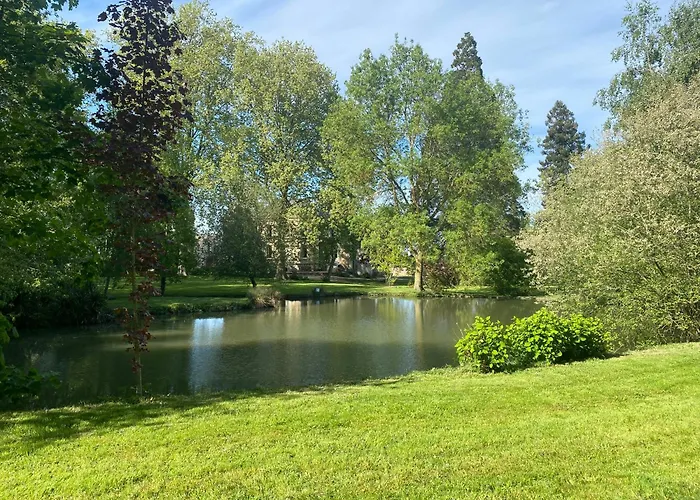 Chateau Du Beugnon לינה וארוחת בוקר